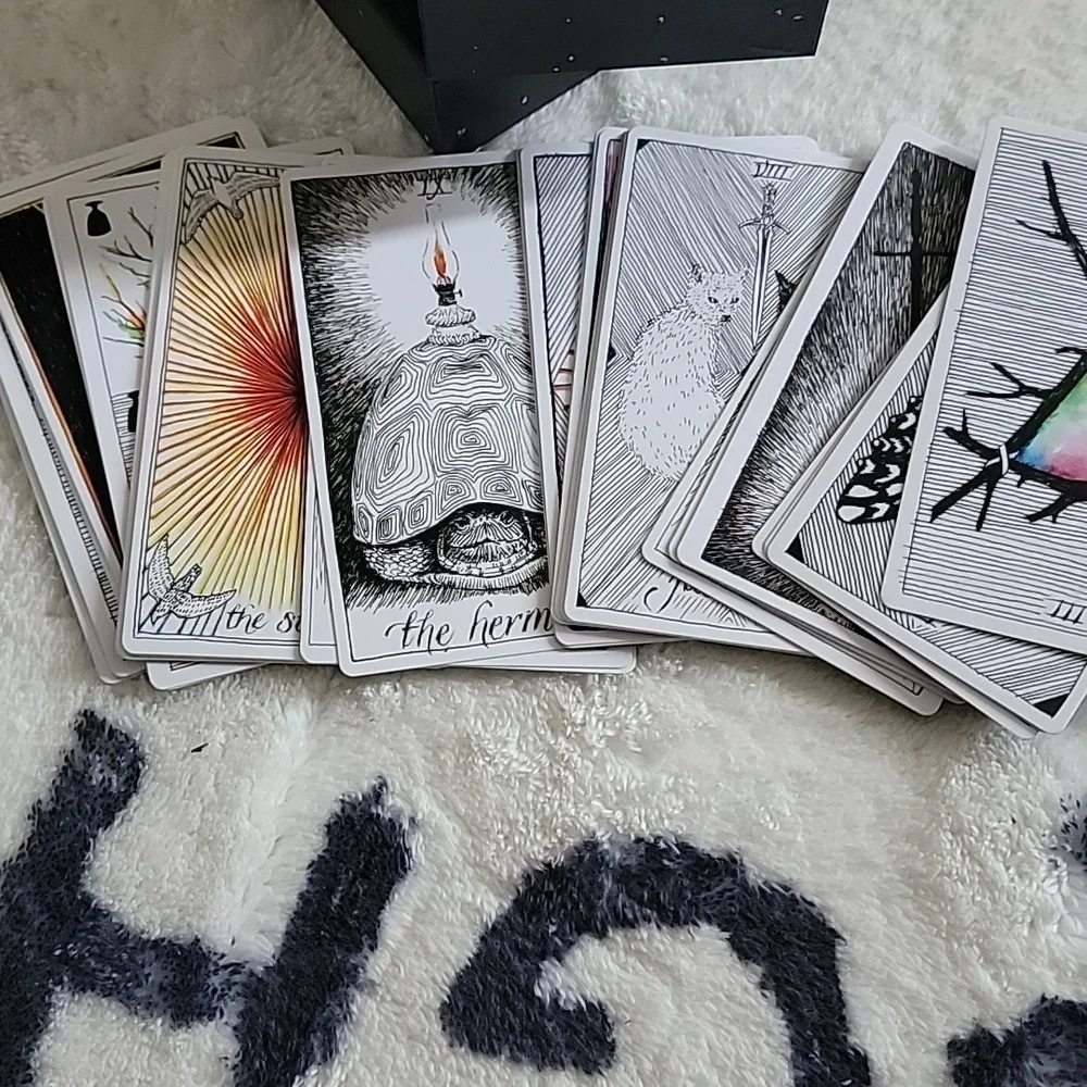 The Wild Unknown Tarot Deck - Picture 7 of 8